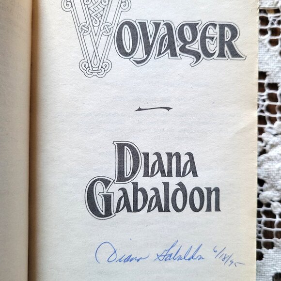 VOYAGER DIANA GABALDON VINTAGE 1994 SIGNED PAPERBACK OUTLANDER SERIES BOOK #3 - Picture 10 of 14